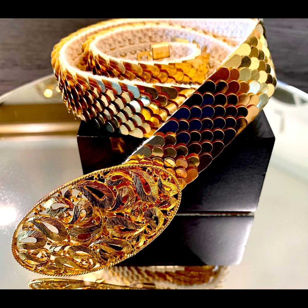 Gold Vintage Stretch Belt.